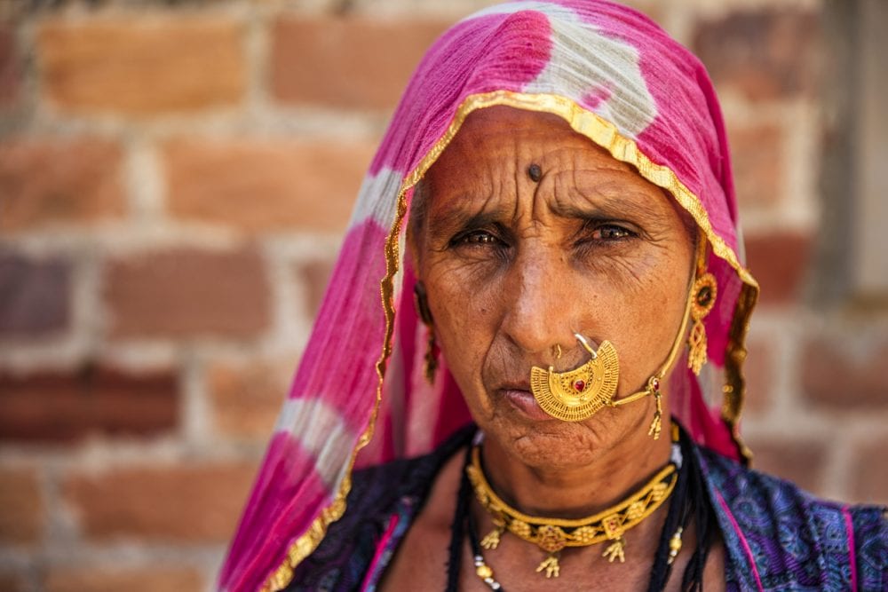 Eine Bishnoi Dame im Dorf von Rohet