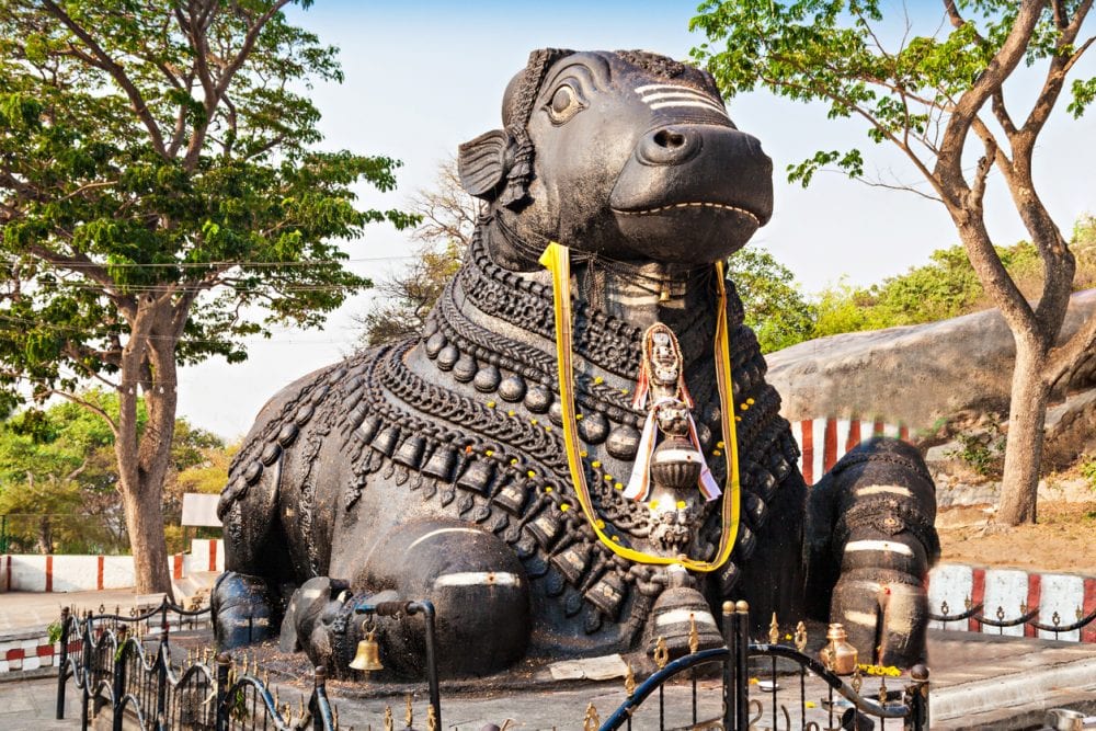 Der Nandi-Monolith im Bull-Tempel von Bangalore