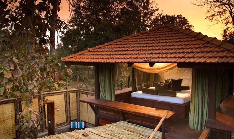 Die Dachterrasse über Ihrem Zimmer in der Taj Safari Baghvan Lodge, Pench-Nationalpark