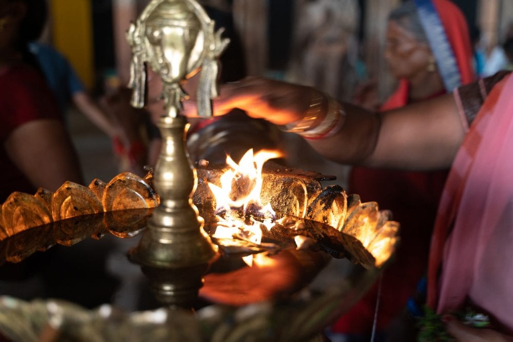 Eine indische Öllampe im Sri Ranganathaswamy Tempel in Trichy