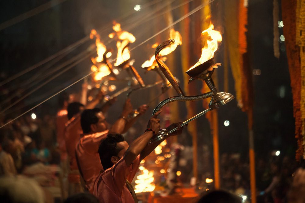 Die Ganga-Aarti-Zeremonie am Dashashwamedh-Ghat ist ein wundervoller Höhepunkt