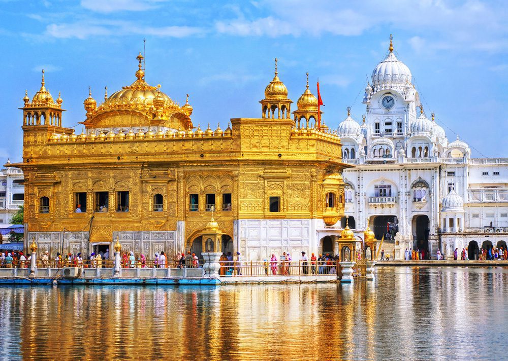 Der Goldene Tempel (Harmandir Sahib) in der Mitte des Nektarsees ist das Allerheiligste der Sikhs