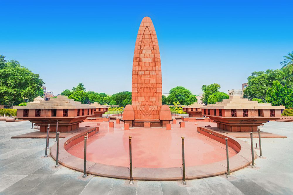 Das Denkmal in Form einer Flamme im Jallianwala Bagh Gedenkpark