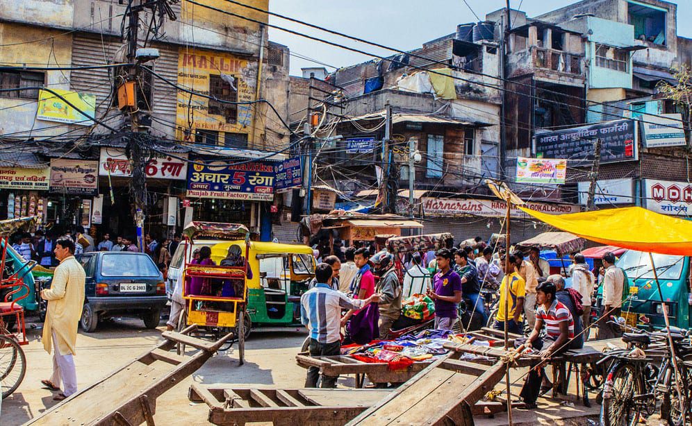 Der lebhafte Chandni Chowk Markt in Alt-Delhi, Indien