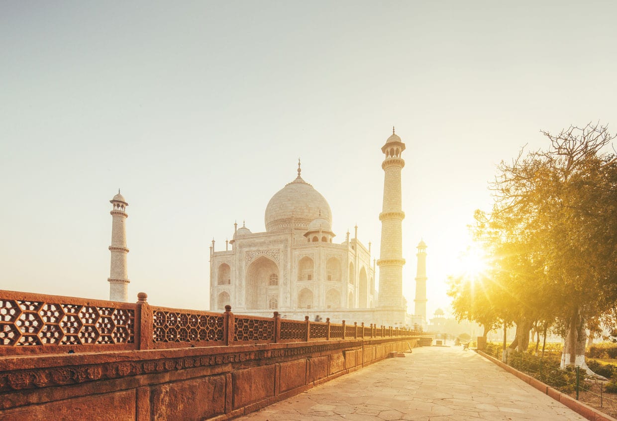 Bestaunen Sie das märchenhafte Taj Mahal in Agra auf einer Indien Individualreise