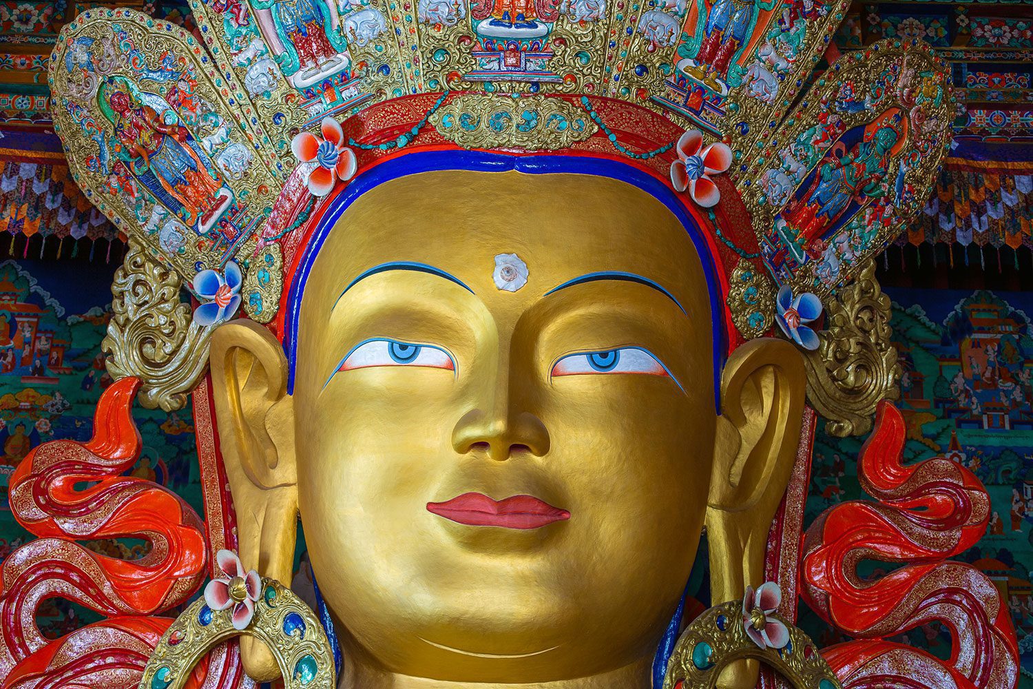 Die gigantische Statue des Maitreya Buddha im Kloster Thiksey - Individuelle Ladakh Reisen