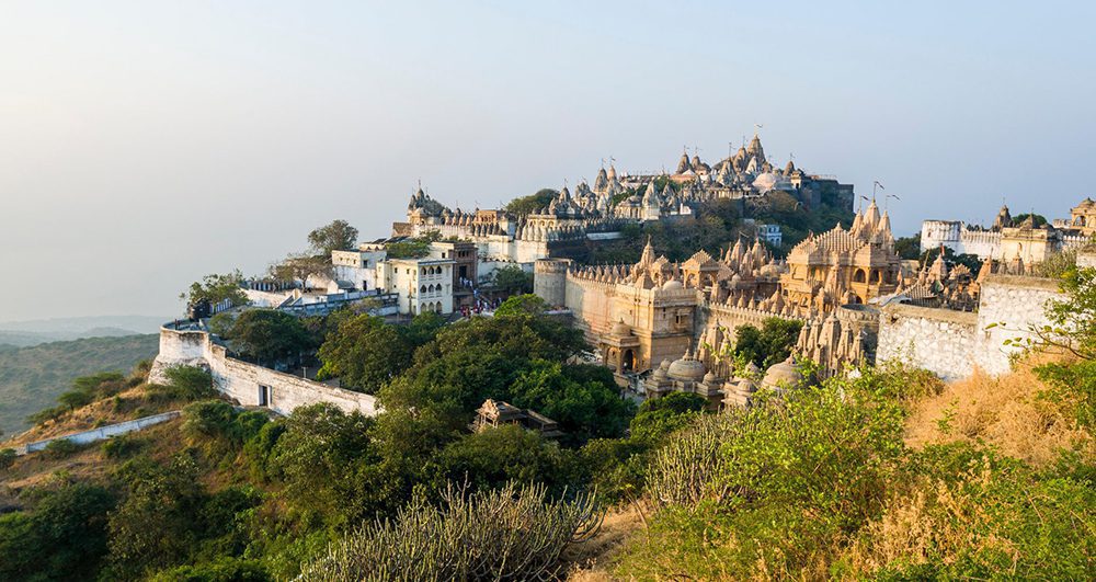 Die Jain Tempel auf dem Shatrunjaya-Hügel in Palitana