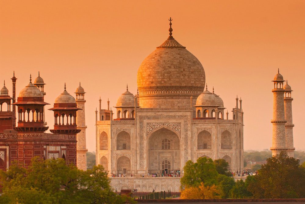 Das Taj Mahal in Agra bei Sonnenuntergang