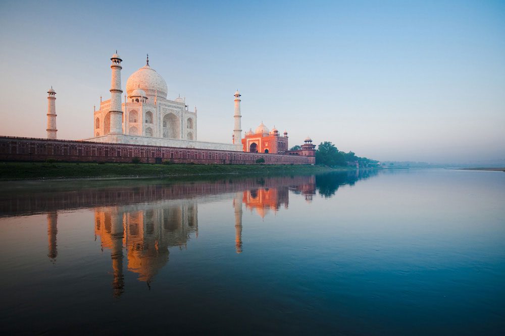 Das Taj Mahal in Agra am Yamuna-Fluss