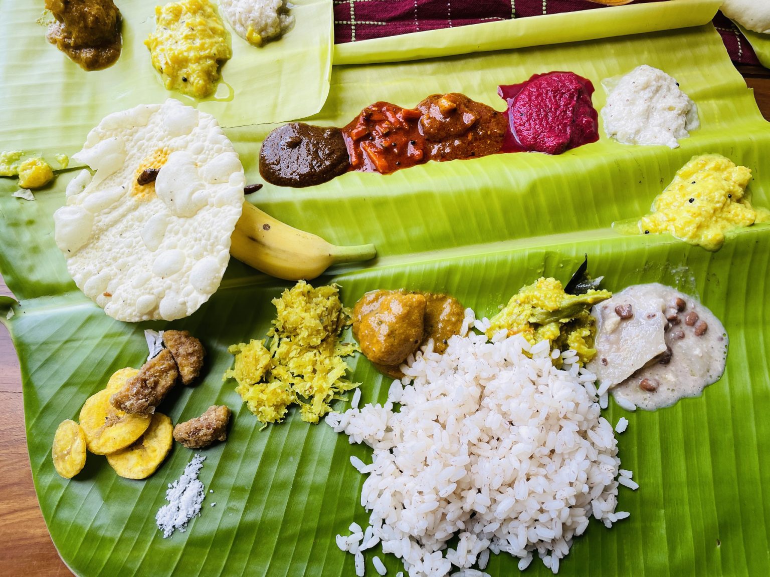 Südindische Sadhya-Thali – ayurvedische Ernährung während der Kur in Kerala